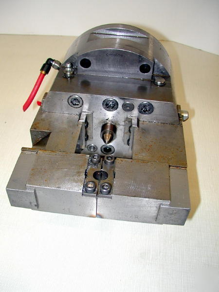 Royal air actuated 2-jaw power chucks