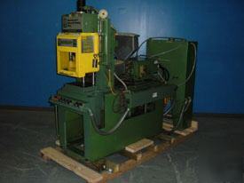 New bury vertical plastics injection molding machines 