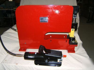 New hole punch press 10 ton hydraulic pump iron worker