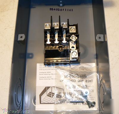 Square d 100 amp QO3100 circuit breaker enclosure 