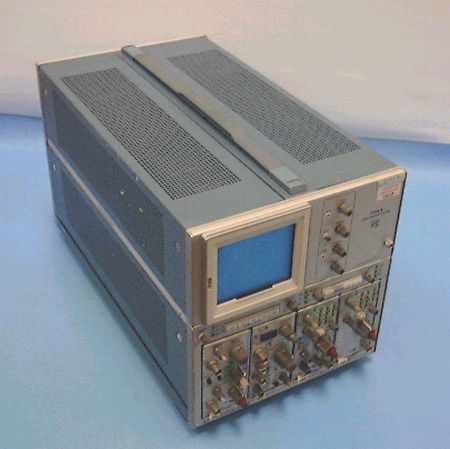 Tektronix 7704A oscilloscope system sold as is
