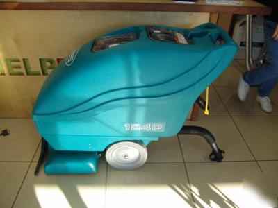 Tennant 1240 carpet cleaner 2 yrs old, used 4 times