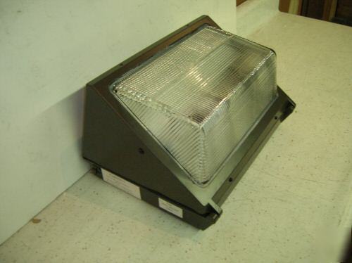  WPM150HL bronze wired 120V wallpack with lamp 