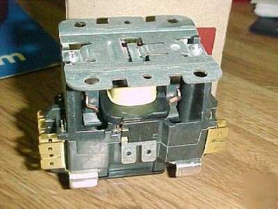 Hvac contactor 40AMP, 1POLE, 24VAC coil 600V