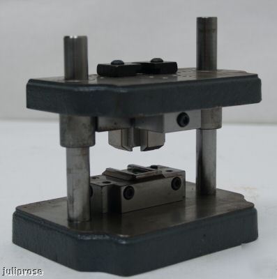 Janesville tool cast iron die set with custom fixture