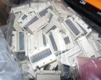 Lot f over 1000PCS mix ttl and lsi ic's signetics mot
