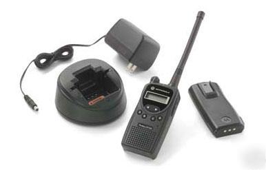 Motorola CP125 portable uhf 5W 4CH 435-480 mhz