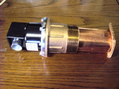 New mcdonnell & miller 169 low water cut off in box