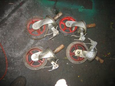 Scaffolding wheels (4) 8